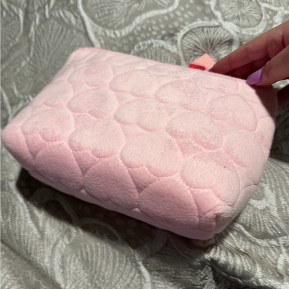 Juicy Couture Pink Heart Cosmetic Bag with Gold Logo - Picture 5 of 5